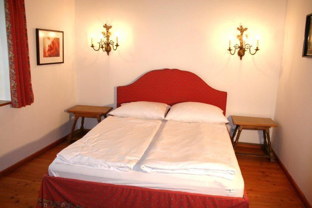 Gastehaus Schloss Bernau Hotel Fischlham Room photo