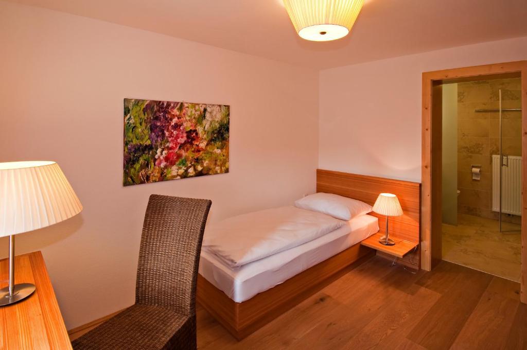 Gastehaus Schloss Bernau Hotel Fischlham Room photo